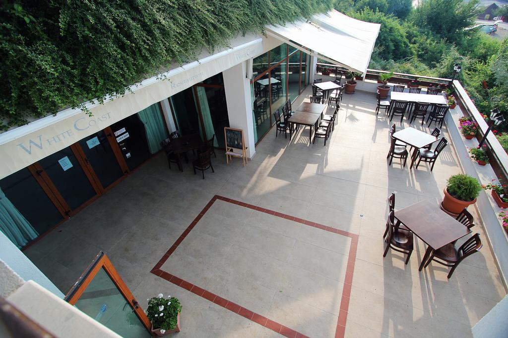 White Coast Beach Apartments Kavarna Luaran gambar